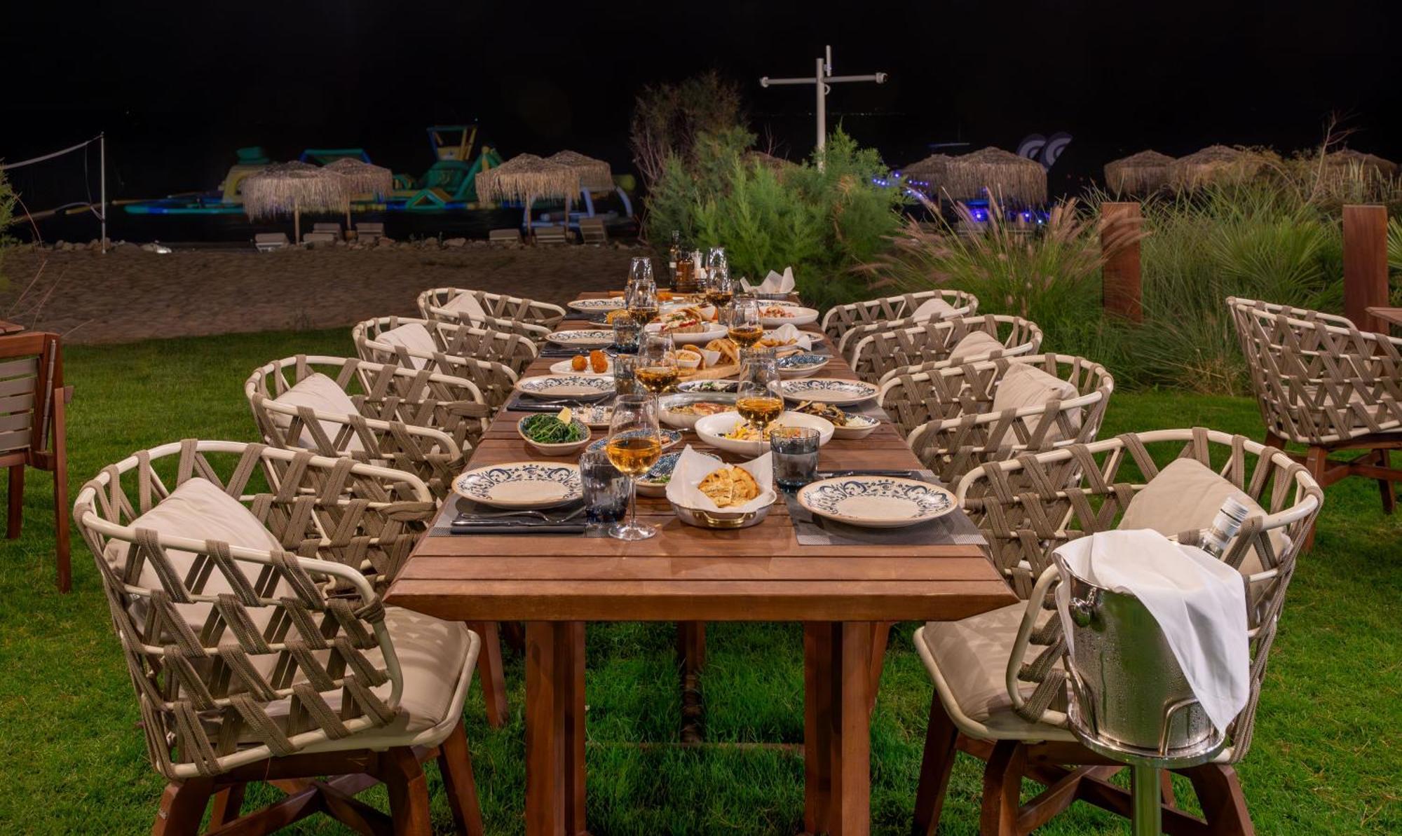 Isla Brown Corinthia Resort & Spa, Curio Collection By Hilton Agioi Theodoroi Exterior foto A table set for a meal