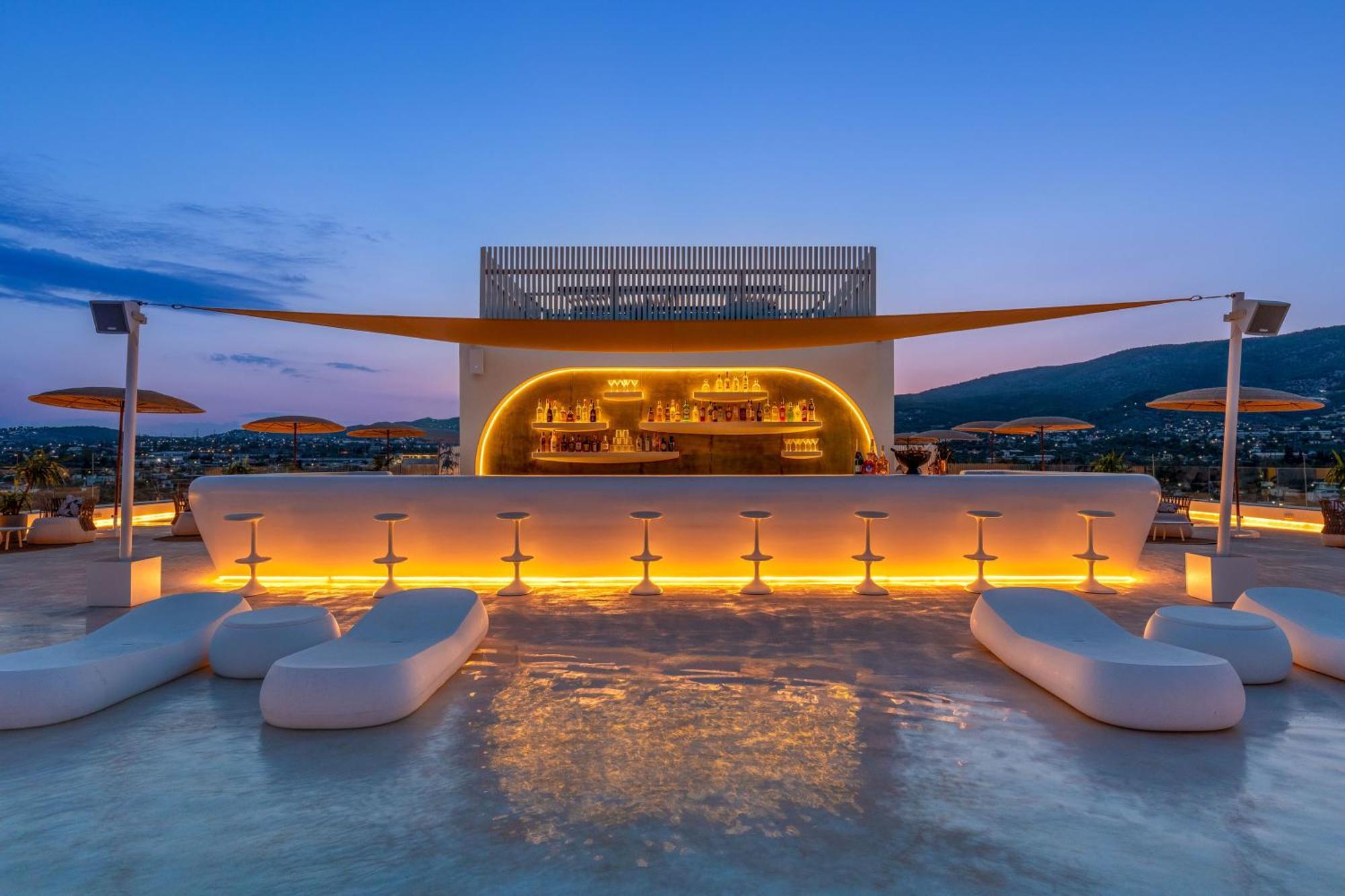 Isla Brown Corinthia Resort & Spa, Curio Collection By Hilton Agioi Theodoroi Exterior foto Sky Bar