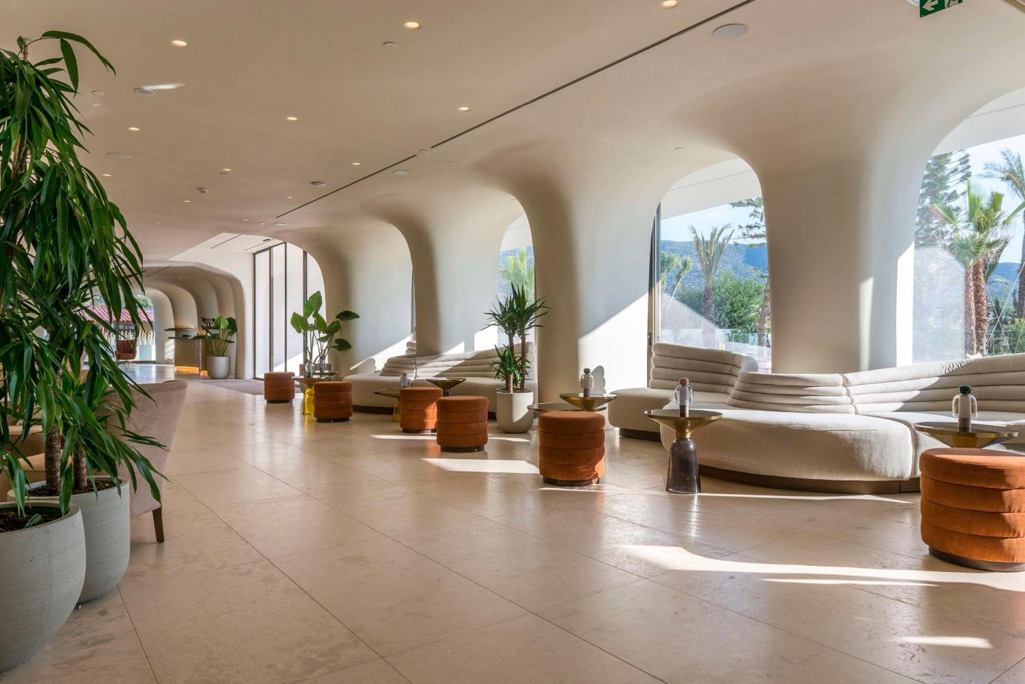 Isla Brown Corinthia Resort & Spa, Curio Collection By Hilton Agioi Theodoroi Exterior foto The lobby of the hotel