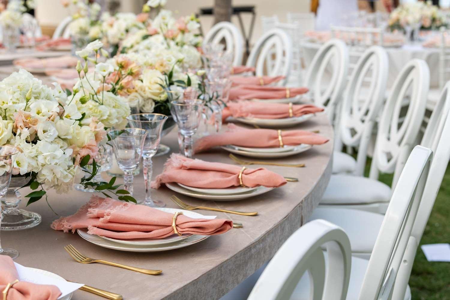 Isla Brown Corinthia Resort & Spa, Curio Collection By Hilton Agioi Theodoroi Exterior foto A table set for a wedding reception